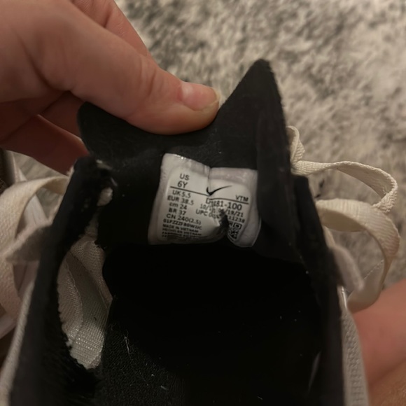 Nike waffle run super cute tan shoes - Picture 3 of 3